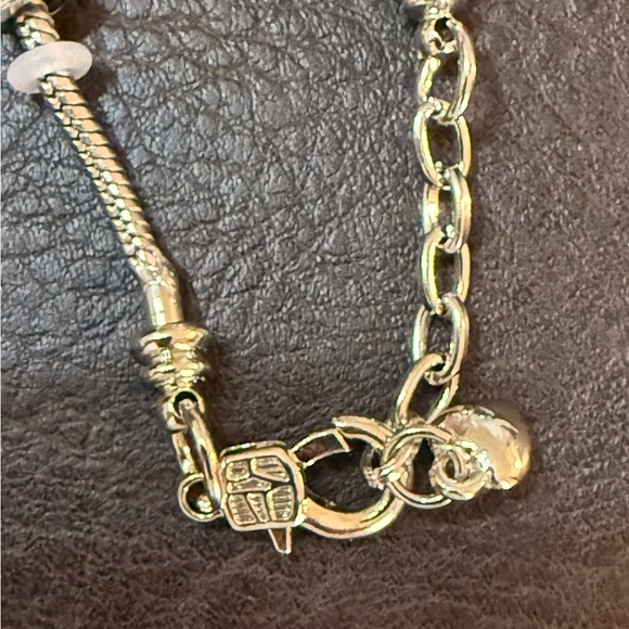 Dreamcatcher Elegant Silver and Pink Charm Bracelet With Hearts and Beads - Picture 8 of 9